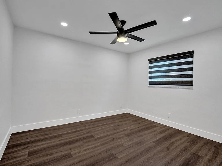 5011 Buchanan St — Photo 42