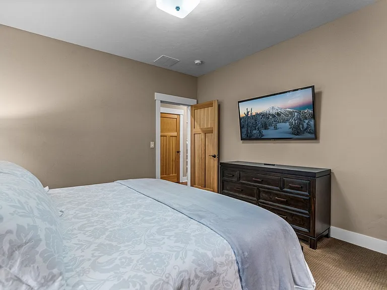 2333 NW Lolo Dr — Photo 14