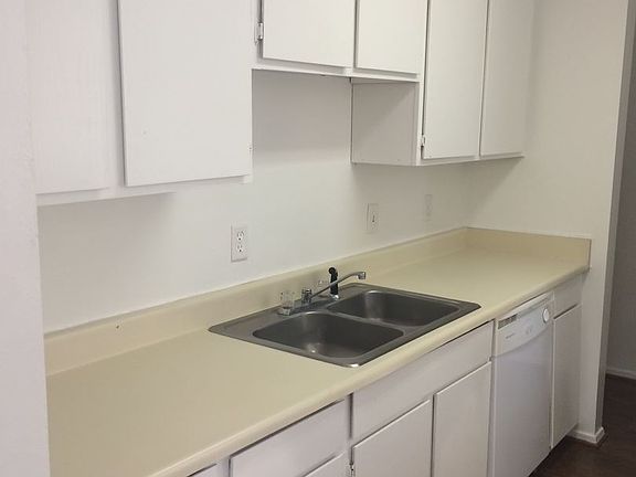 3rd image of 2603 Pecan Knoll St #C