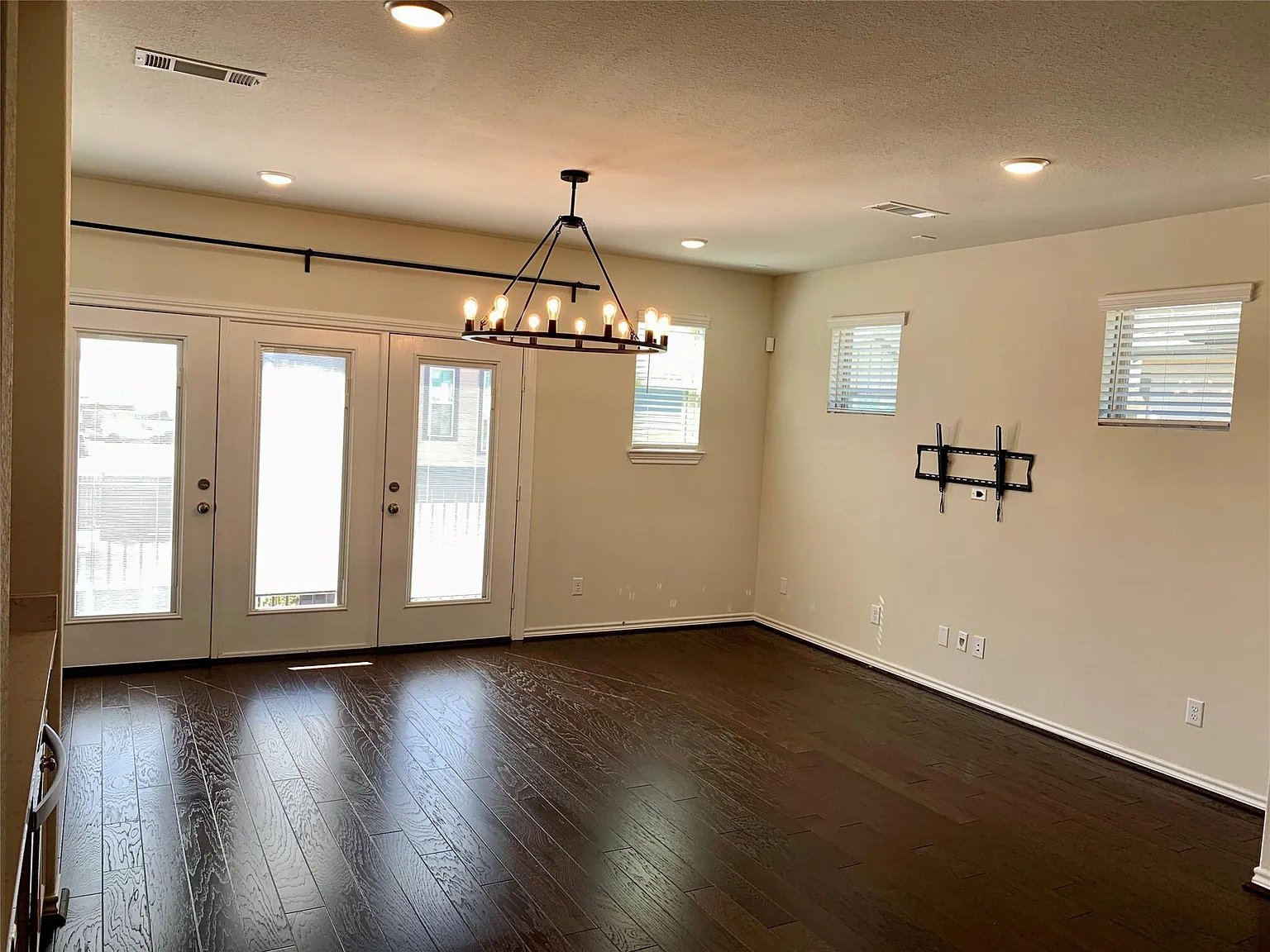 4 bed, 3.5 bath, 2831 sqft, $3,400 — Photo 4