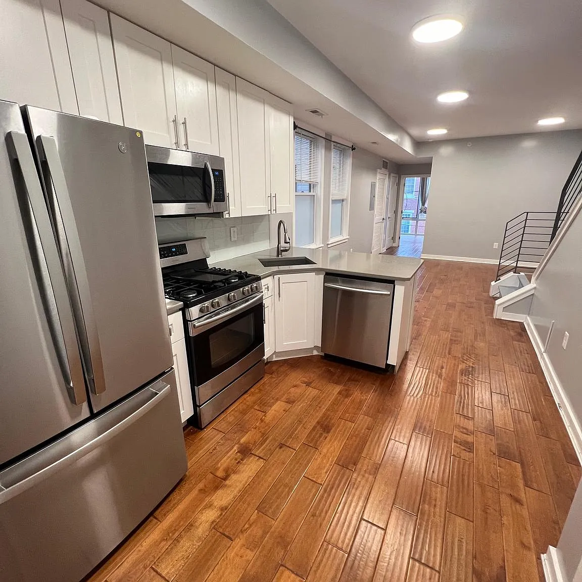 2 bed, 2470 sqft, $1,850 — Photo 2