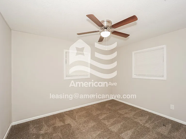 1216643_011_wm_-_main_bedroom_12925653.jpg