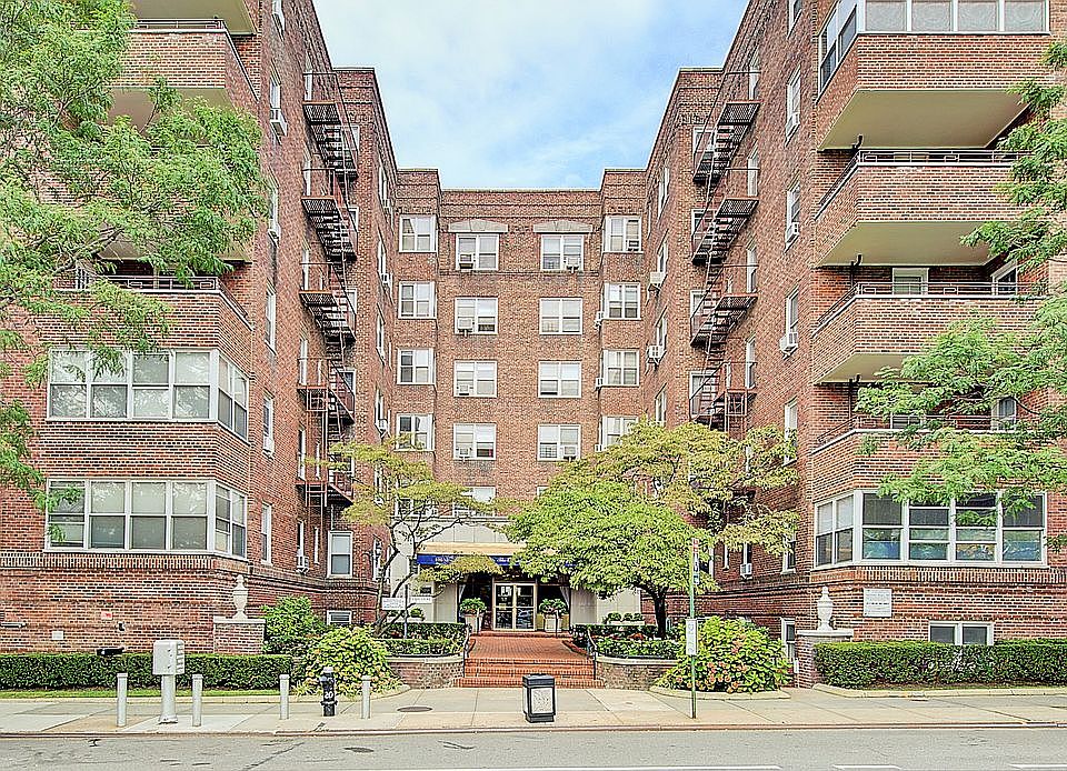 1st image of 106-15 Queens Blvd #2R