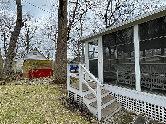 3rd image of 630 Cedar Ave