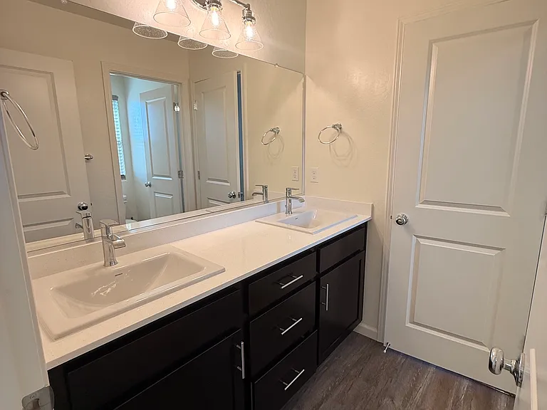 2225 Samuel St — Photo 6
