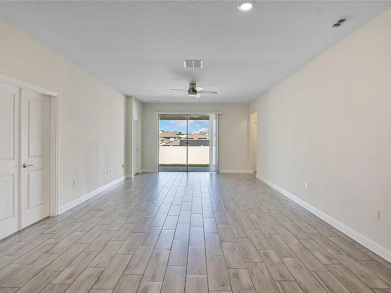 223 Bergamot Loop #A — Photo 8