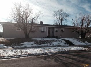 4715 Wentworth Dr, Rapid City, SD 57702