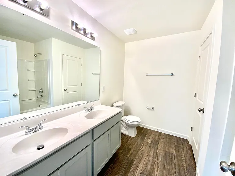 3912 Bissett Way — Photo 45