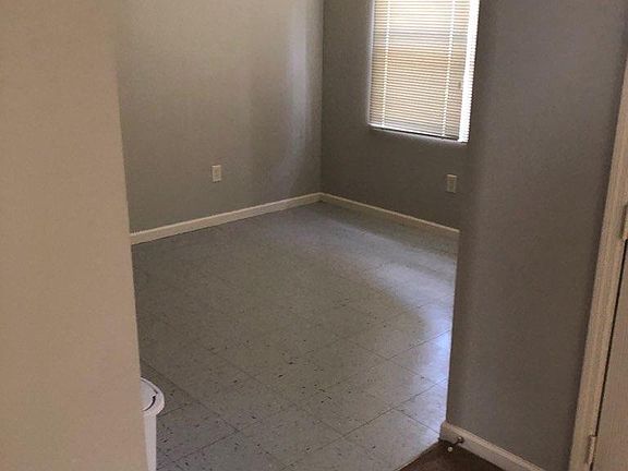 Kitchenette/Eating Area