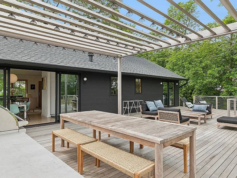 110 S Fairview Ave — Photo 4