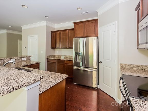 3rd image of 9429 Tavistock Ct