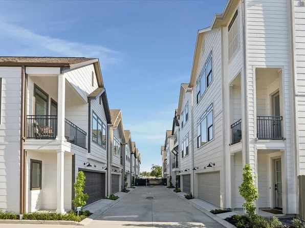 738 Curtin St, Houston, TX 77018