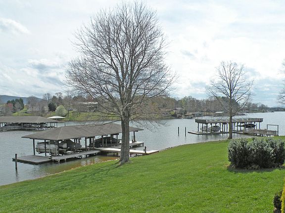 4th image of 218 Blarney Stone Ct