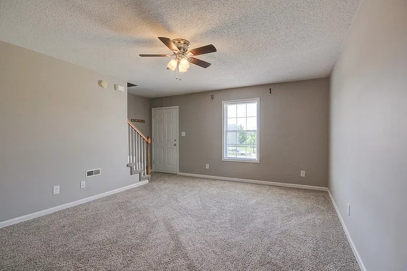 2 bed, 1.5 bath, 1100 sqft, $1,000 — Photo 3