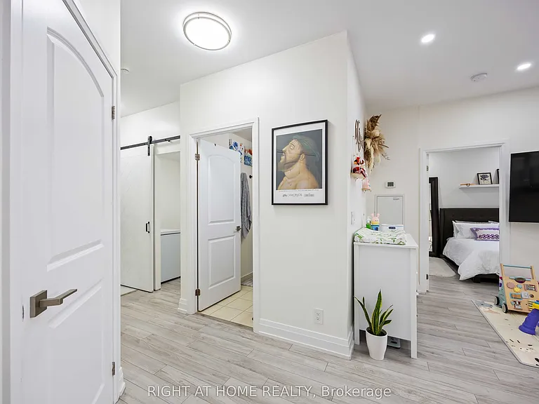1060 Sheppard Ave W #1521 — Photo 28