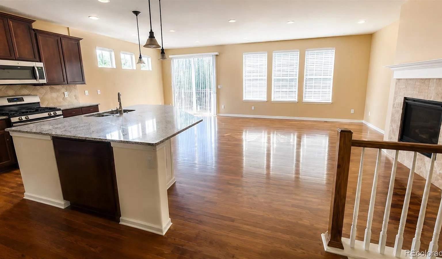3 bed, 2.0 bath, 1724 sqft, $3,000 — Photo 4
