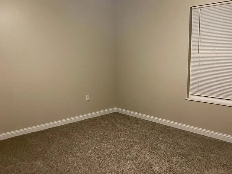 1407 Broadview Ct — Photo 17
