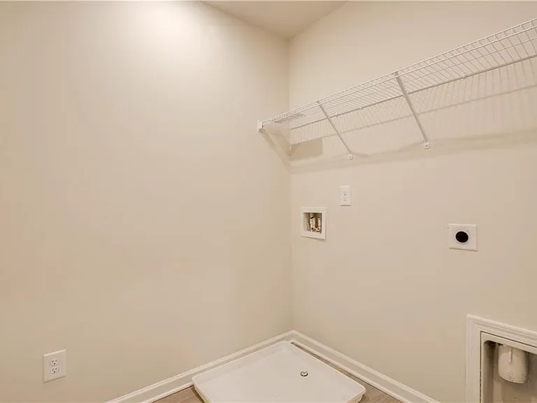 116 Cedar Ln — Photo 17
