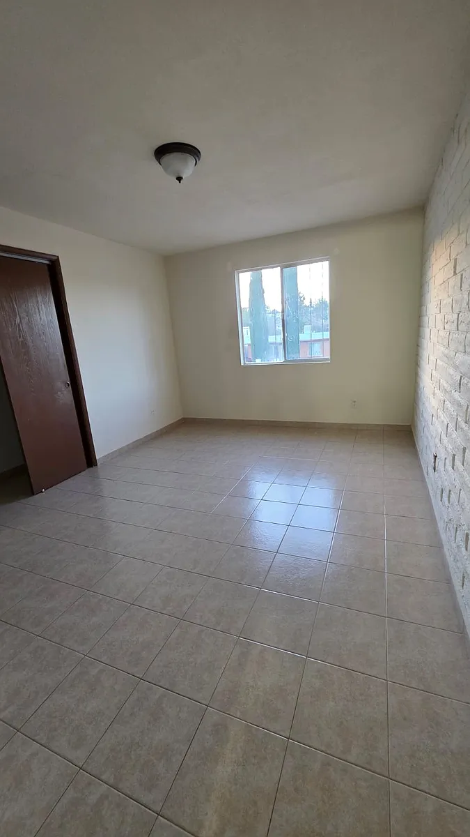 Building Photo - 370 W Pajarito St #103