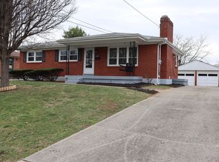 6008 Bay Pine Dr, Louisville, KY 40219