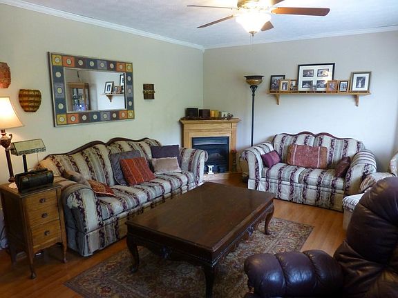 2nd image of 643 Hiwassee St