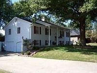 2nd image of 212 NW Donovan Rd