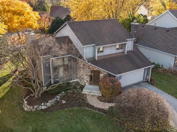 1710 Hickory Ln, Wheaton, IL 60187
