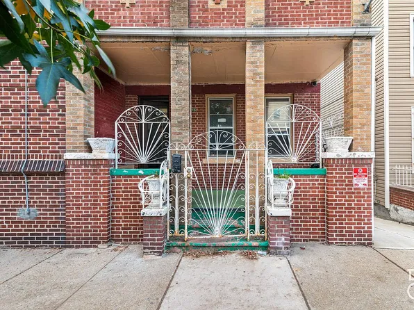 28-16 37th St, Astoria, NY 11103