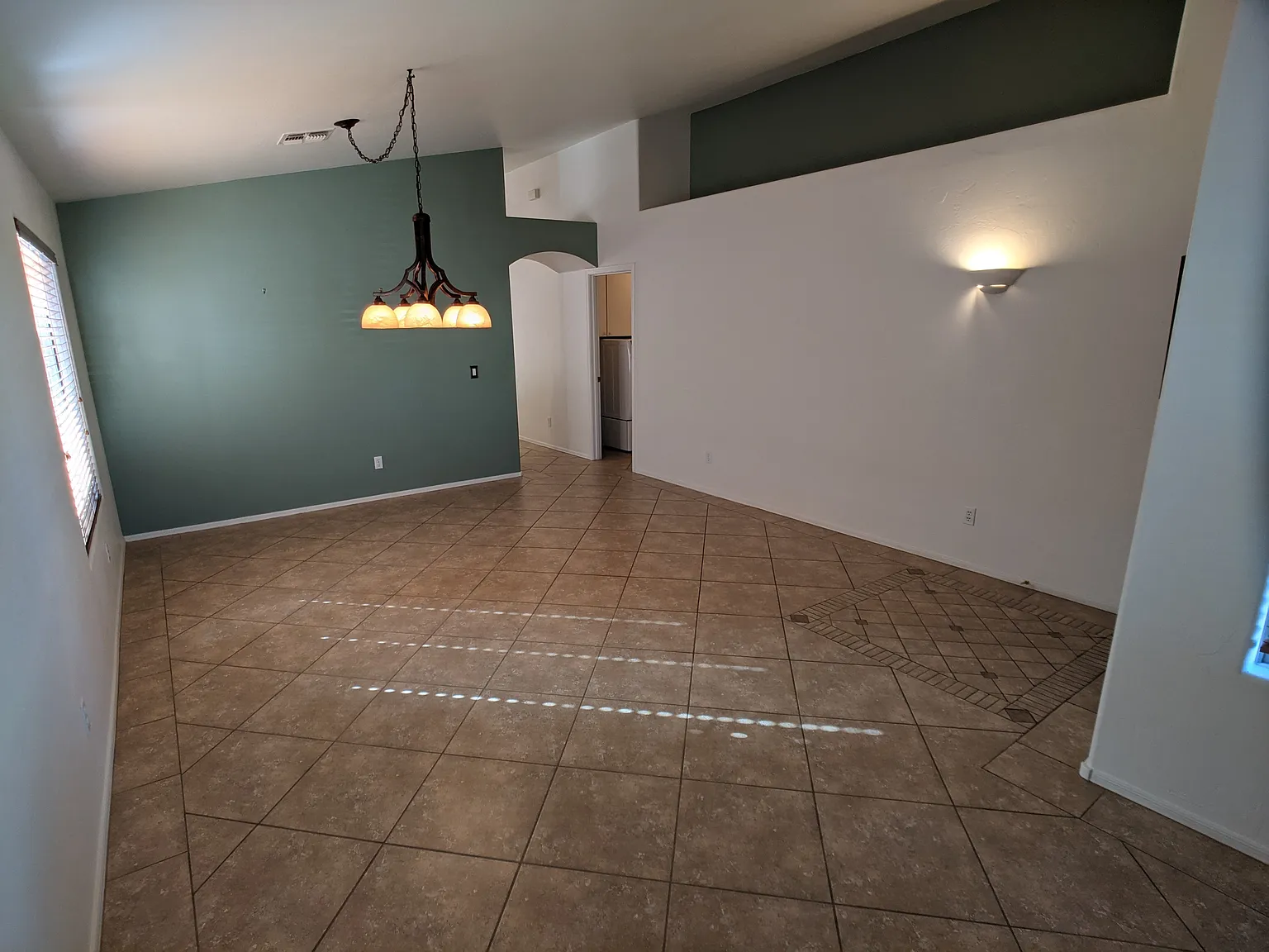 4 bed, 1873 sqft, $3,250 — Photo 3