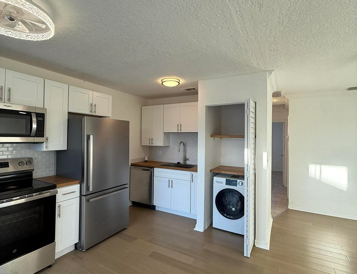 2 bed, 1.0 bath, 992 sqft, $1,700 — Photo 4