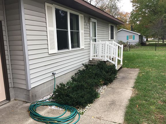 3rd image of 3251 Sunset Dr