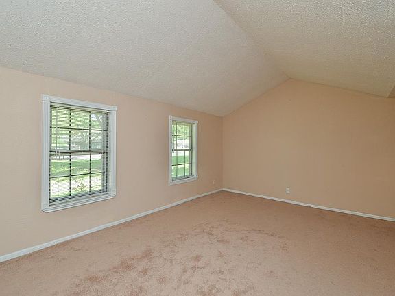 5th image of 18819 W Bluebird Ln