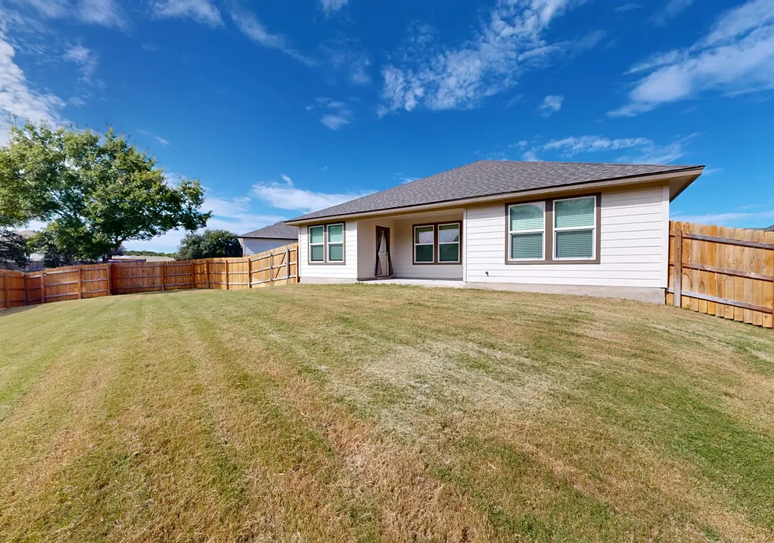 Gorgeous 4 Bedroom In Turnbo Ranch With A Greenbelt On The Back — Photo 4
