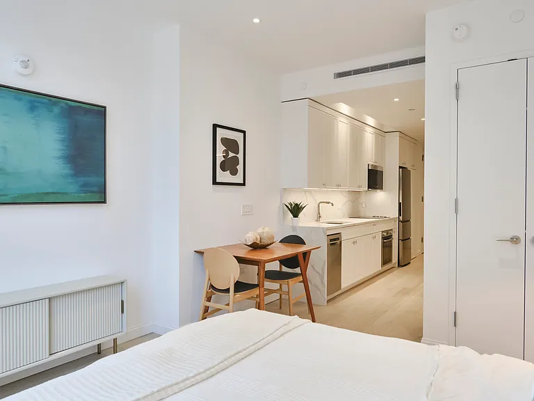 1026 3rd Ave #3D — Photo 3