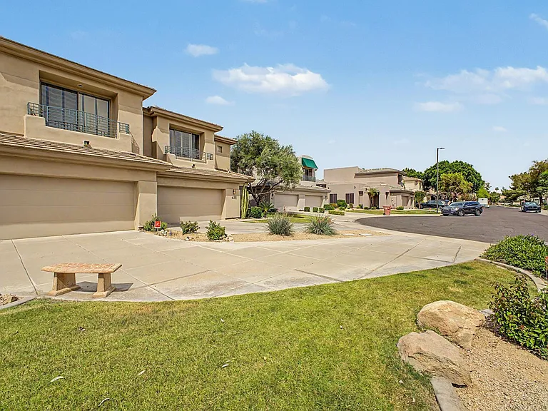 7262 E Woodsage Ln — Photo 3