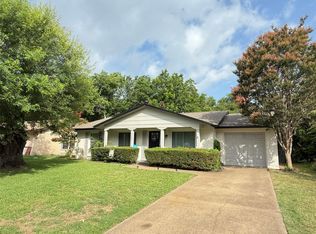 2621 Trinity St, Irving, TX 75062