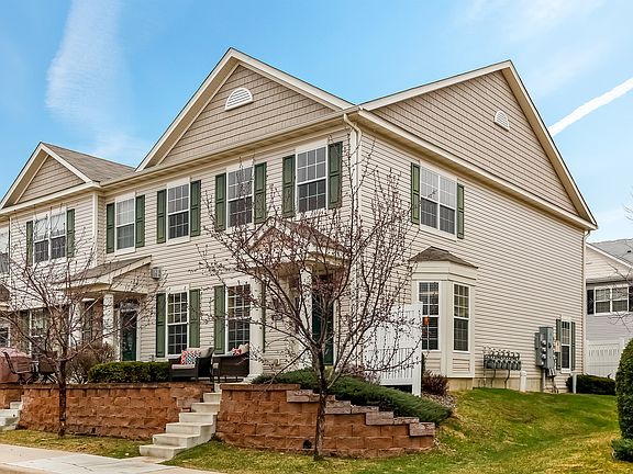 2nd image of 1969 Shamrock Pl