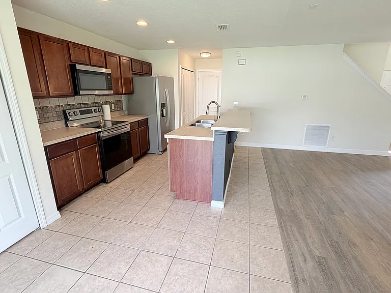 2123 Portcastle Cir — Photo 18