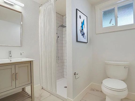 5th image of 614 10th St #102