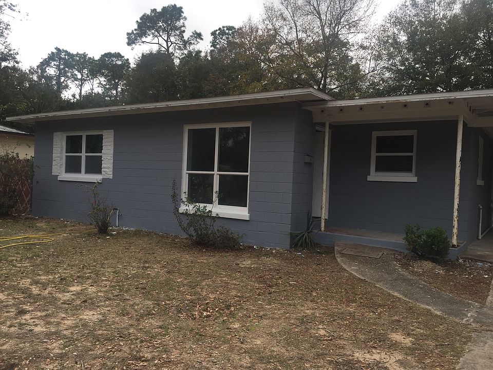1st image of 200 E Highland Dr