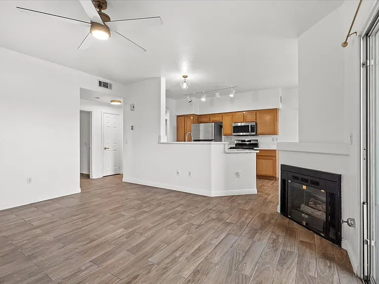 2100 Black Island St #101 — Photo 5