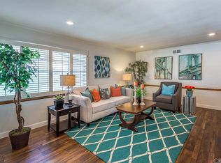 464 Ogle St, Costa Mesa, CA 92627