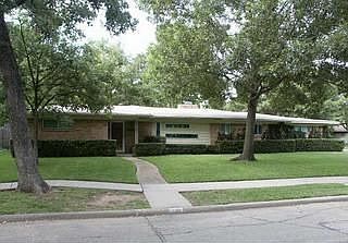 1st image of 300 Robinhood Dr