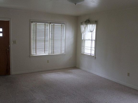 3rd image of 2516 6th Ave