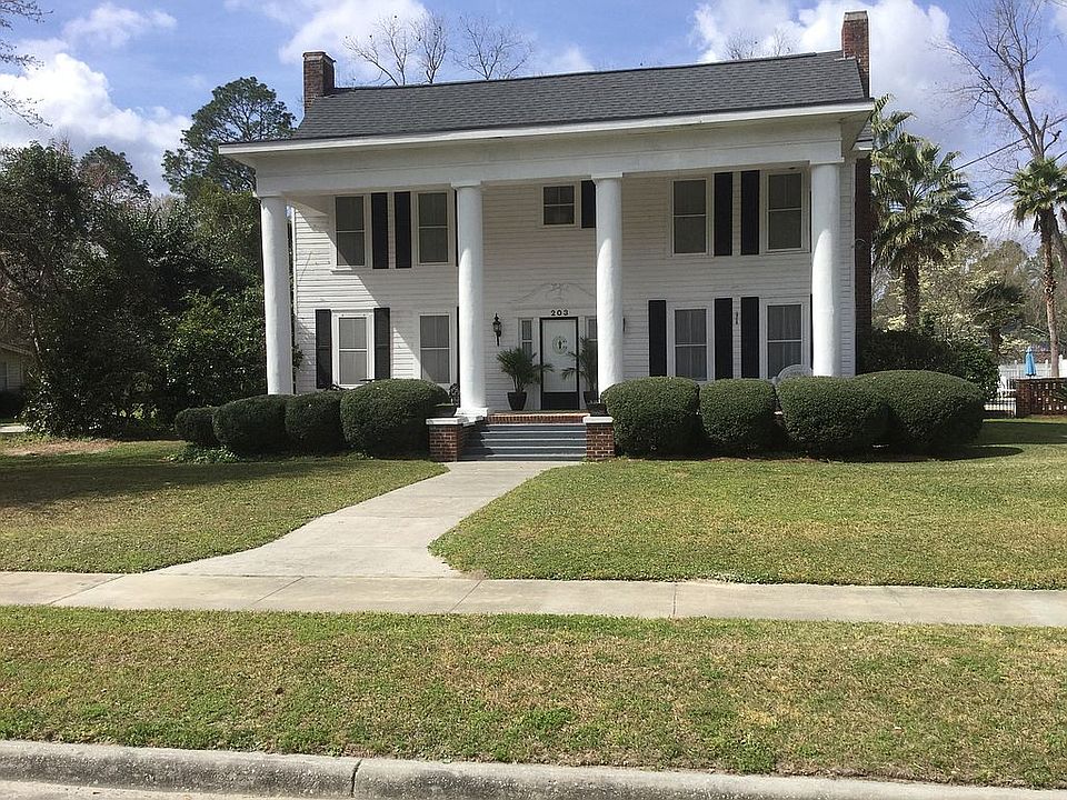 4 Br/3-1/2 Ba Main Home