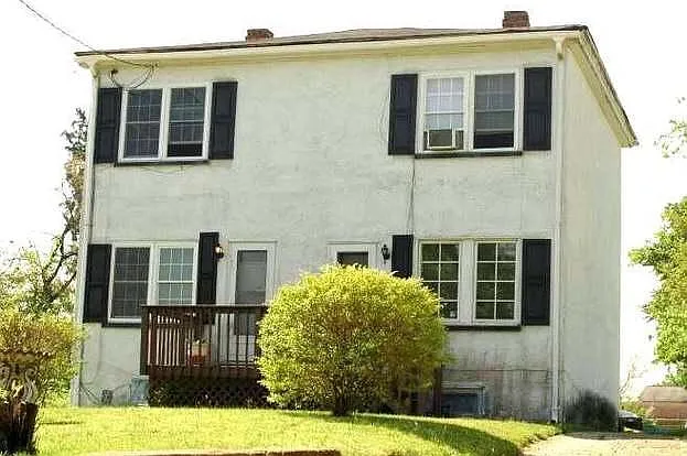 202 Summit St — Photo 1