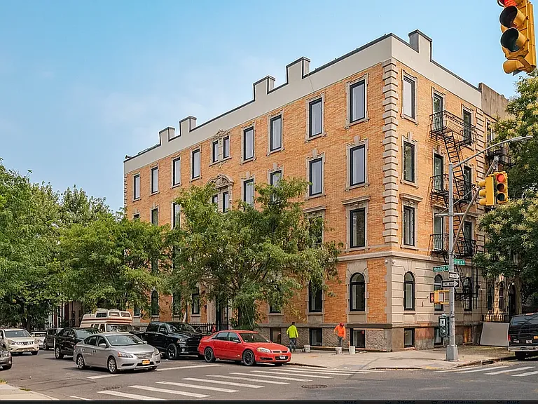 80 Monroe St #6 — Photo 2