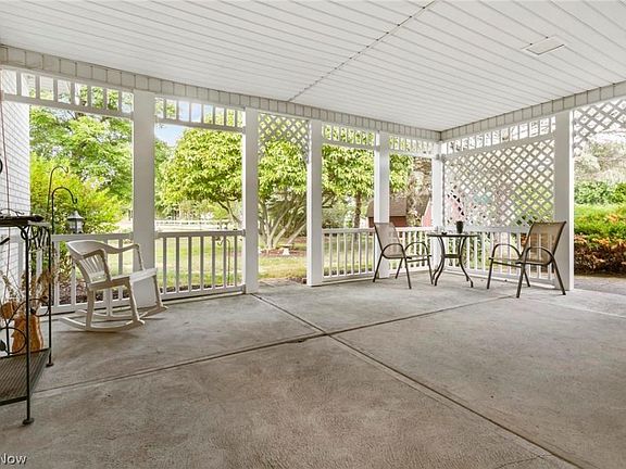 4th image of 5107 Glenoak St NE