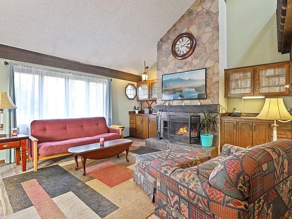 4th image of 25236 Kettle River Blvd