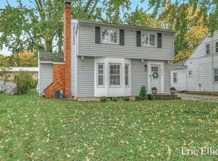 556 Fairfield Ave NW, Grand Rapids, MI 49504